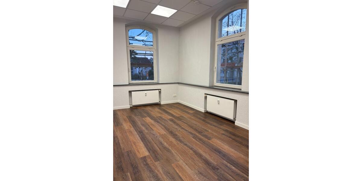 Erdgeschoßwohnung Zerbst (Anhalt) - 5 Zimmer, 135 m&sup2;, 810&euro; | Angebot:25855758