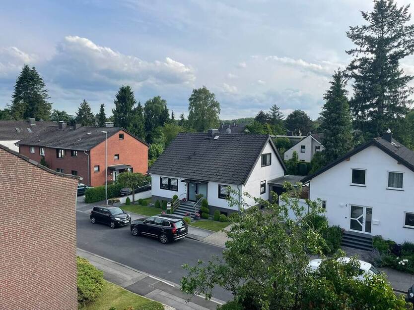 Gemütliche Dachgeschoßwohnung mit Balkon und Carport Stellplatz