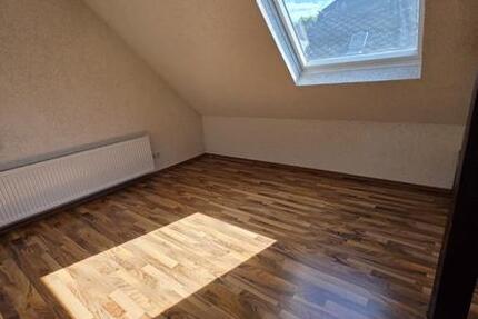 Haus Mülheim-Kärlich Kärlich - 6 Zimmer, 180 m&sup2;, 1.400&euro; | Angebot:25161042