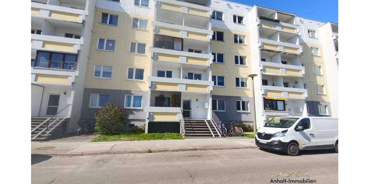 Etagenwohnung Dessau Süd - 4 Zimmer, 65 m&sup2;, 420&euro; | Angebot:27142365
