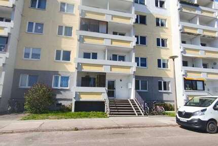Wohnung Dessau Süd - 4 Zimmer, 65 m&sup2;, 420&euro; | Angebot:27142365