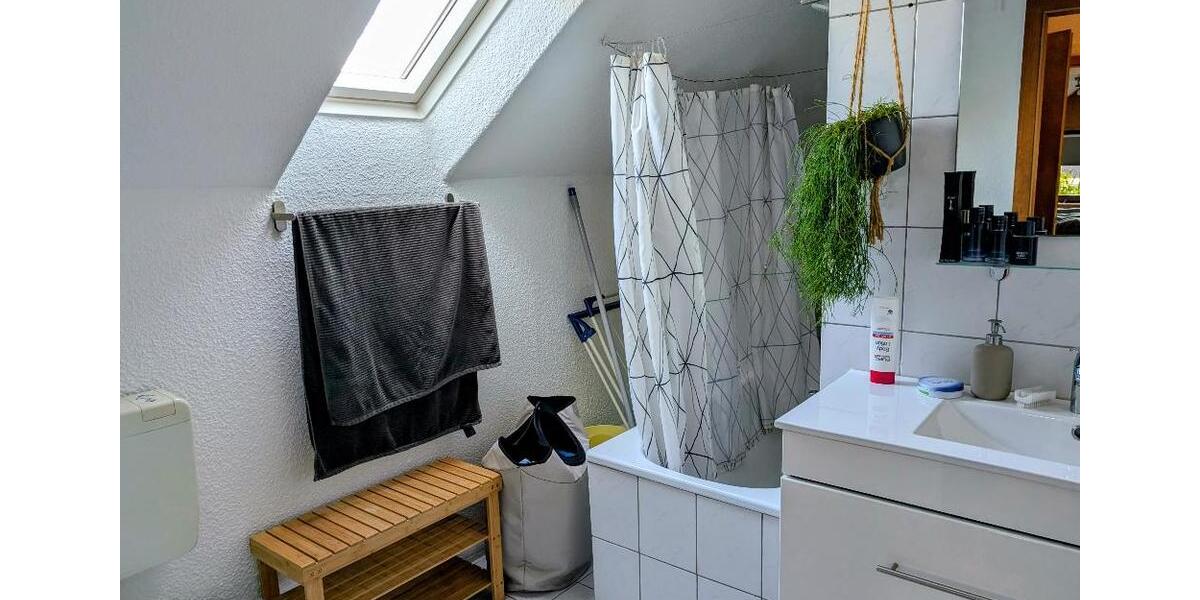 Dachgeschoßwohnung Wilhelmshaven - 2 Zimmer, 45 m&sup2;, 430&euro; | Angebot:26687659
