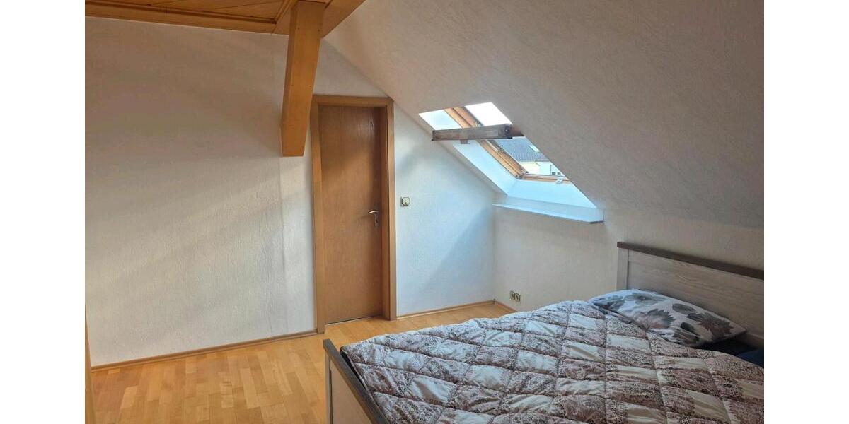 Dachgeschoßwohnung Wetter (Hessen) - 2 Zimmer, 50 m&sup2;, 700&euro; | Angebot:26272068