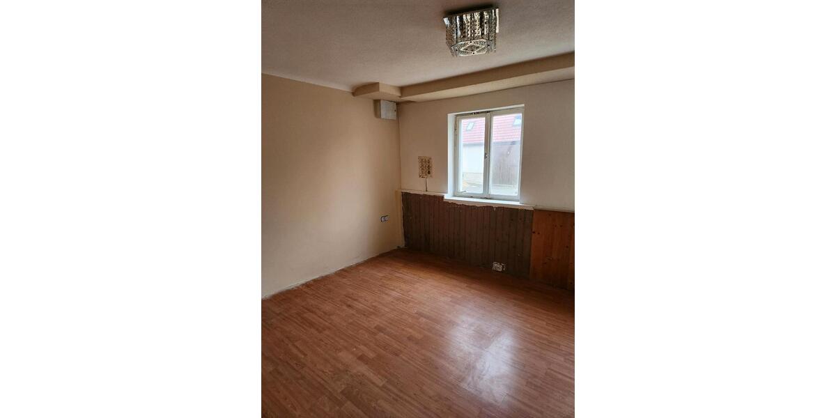 Einfamilienhaus Laichingen - 7 Zimmer, 159 m&sup2;, 1.700&euro; | Angebot:24810195