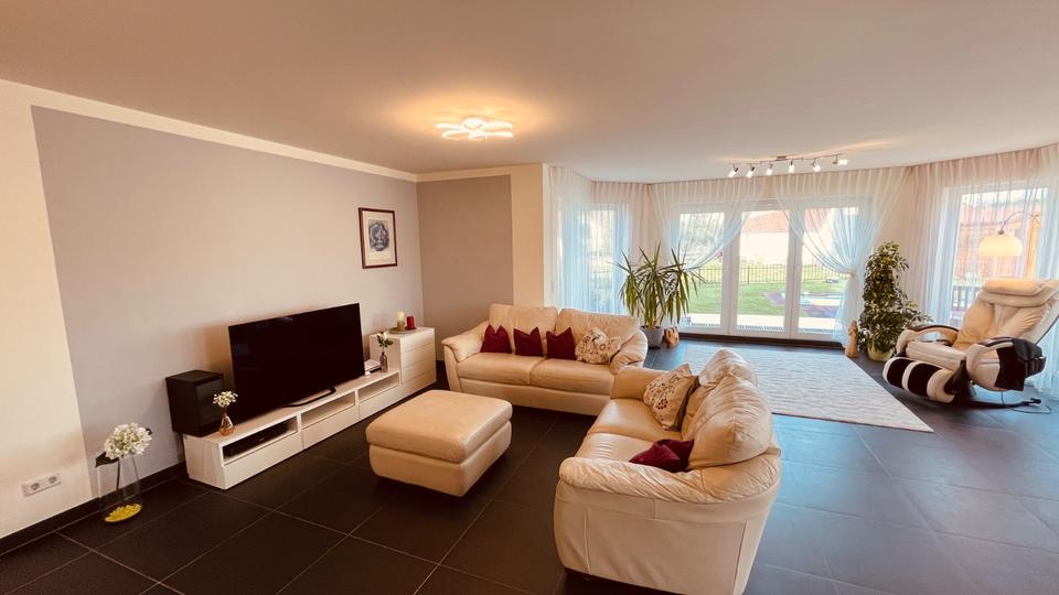 Erdgeschoßwohnung Usingen - 3 Zimmer, 141 m&sup2;, 1.722&euro; | Angebot:25209061