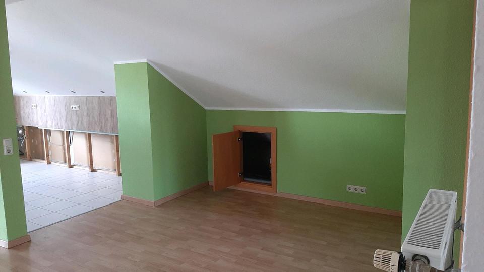 Dachgeschoßwohnung Hargesheim - 4 Zimmer, 93 m&sup2;, 700&euro; | Angebot:26045215