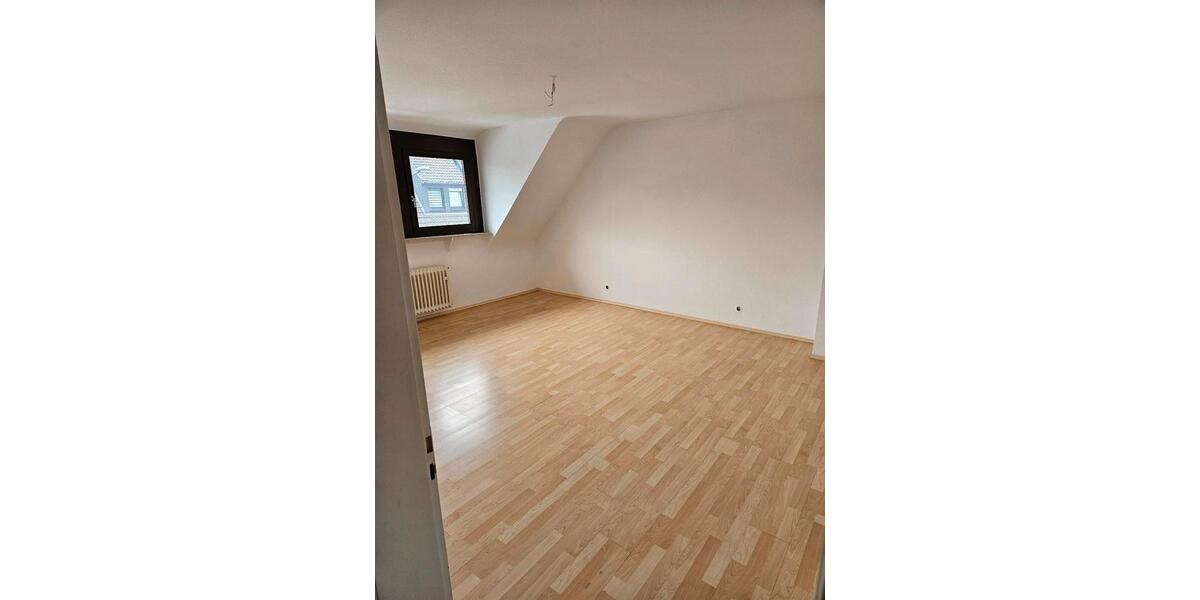 Etagenwohnung Willich - 3 Zimmer, 100 m&sup2;, 1.200&euro; | Angebot:24814536