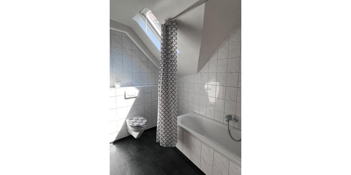 Dachgeschoßwohnung Balingen - 3 Zimmer, 75 m&sup2;, 890&euro; | Angebot:25968273