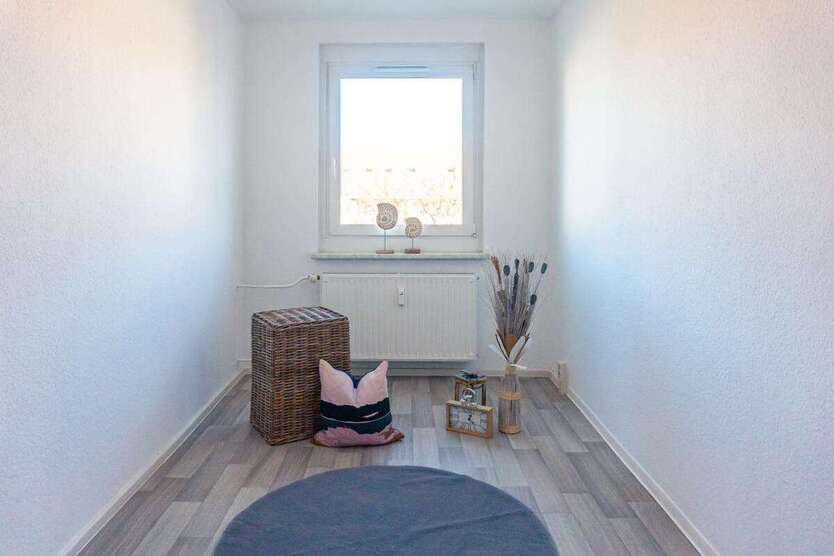 Wohnung zum Mieten in Chemnitz 350 € 67.2 m² 4 zimmer