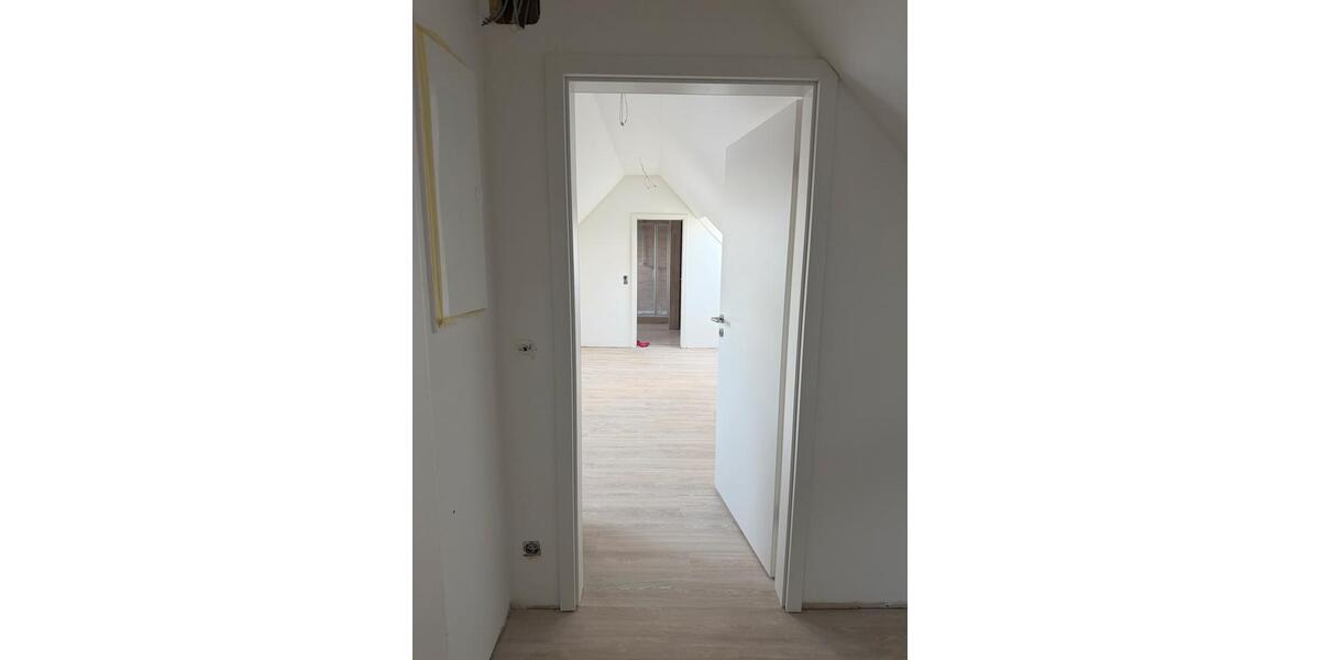 Dachgeschoßwohnung Lüneburg - 2.5 Zimmer, 90 m&sup2;, 1.000&euro; | Angebot:25286482