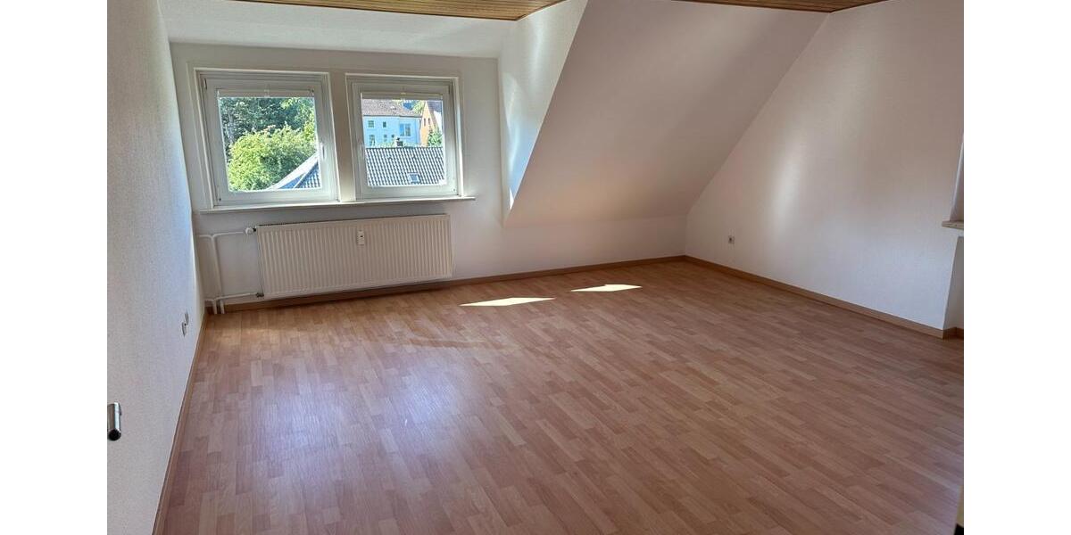 Dachgeschoßwohnung Seesen - 4 Zimmer, 85 m&sup2;, 552&euro; | Angebot:25052273