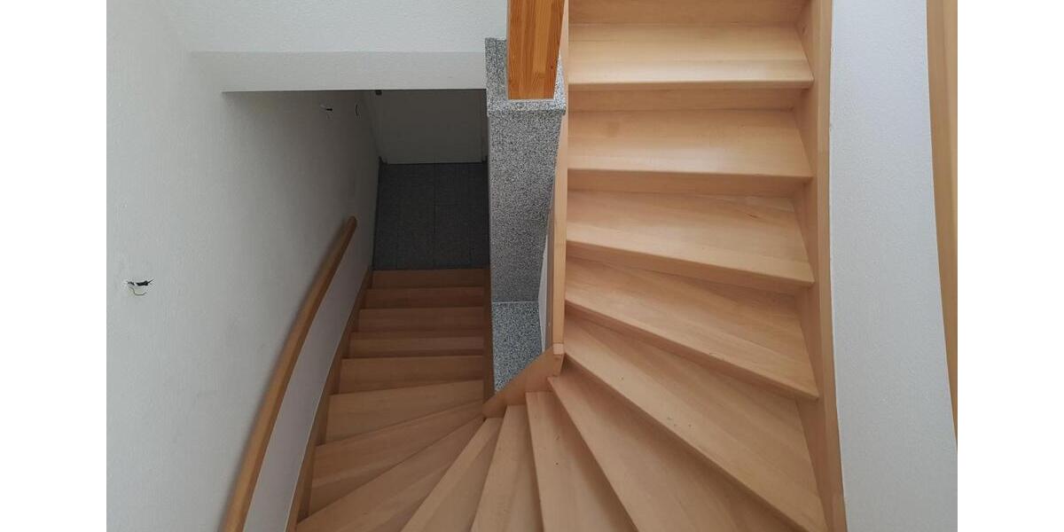 Dachgeschoßwohnung Hohenstein-Ernstthal Ernstthal - 3 Zimmer, 85 m&sup2;, 595&euro; | Angebot:25255010