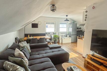 2-Zimmer Dachgeschoss-Wohnung in Ludwigsburg-Eglosheim zimmer