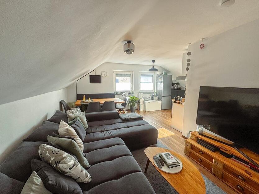2-Zimmer Dachgeschoss-Wohnung in Ludwigsburg-Eglosheim zimmer
