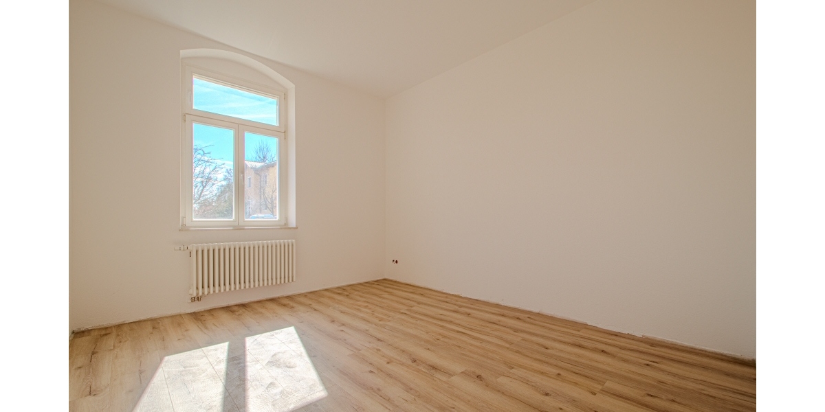 BEL-ÉTAGE MIT BALKON & BLICK – ERSTBEZUG NACH SANIERUNG – GROSSZÜGER KÜCHENBEREICH – 2 BÄDER - Etagenwohnung Stolpen Stolpen | Angebot:26067677