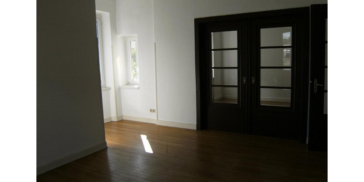 Villa Heusweiler - 8 Zimmer, 200 m&sup2;, 1.250&euro; | Angebot:20743165