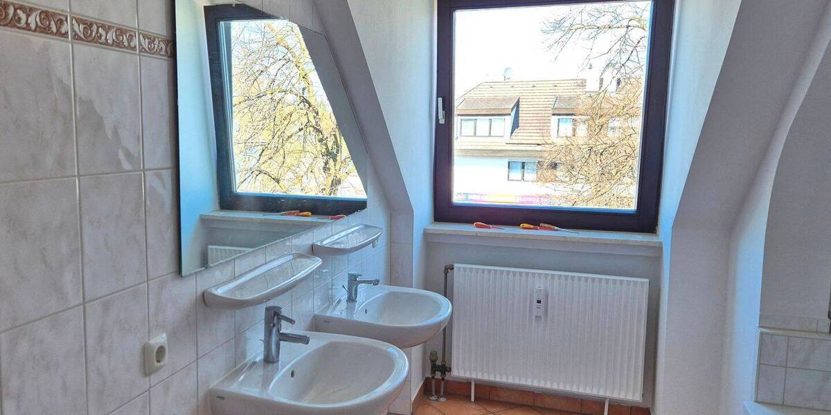 Etagenwohnung München Trudering-Riem - 6 Zimmer, 142 m&sup2;, 1.900&euro; | Angebot:26141129