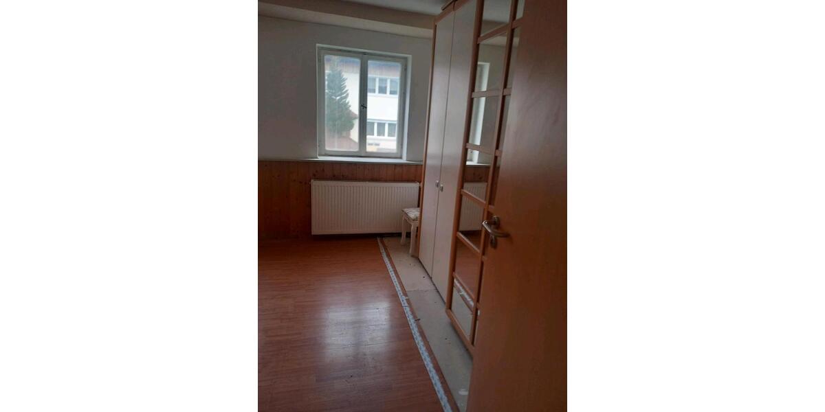 Einfamilienhaus Laichingen - 7 Zimmer, 159 m&sup2;, 1.700&euro; | Angebot:25055511