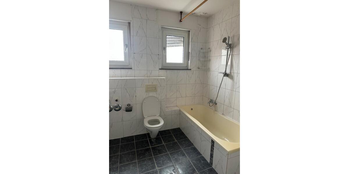 Hochparterre Stadtallendorf - 3 Zimmer, 67 m&sup2;, 600&euro; | Angebot:24382996