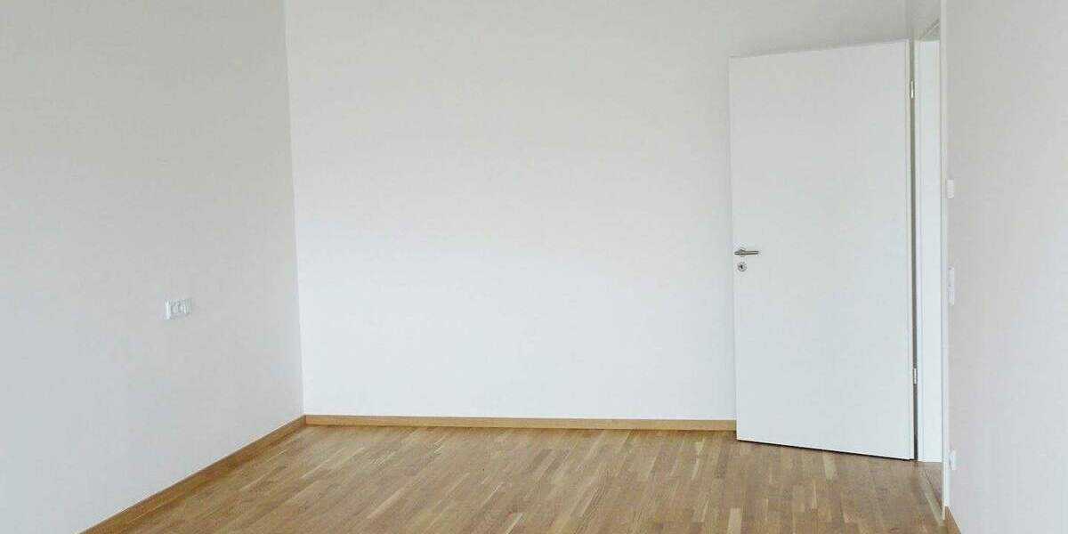 Etagenwohnung Frankfurt am Main Schwanheim - 2 Zimmer, 90 m&sup2;, 1.510&euro; | Angebot:25968652