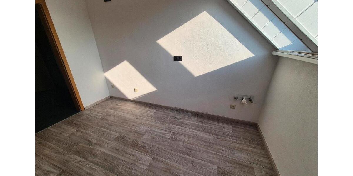 Etagenwohnung Kirchhain - 3 Zimmer, 90 m&sup2;, 900&euro; | Angebot:26293236