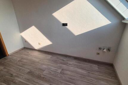 Wohnung Kirchhain - 3 Zimmer, 90 m&sup2;, 900&euro; | Angebot:26293236