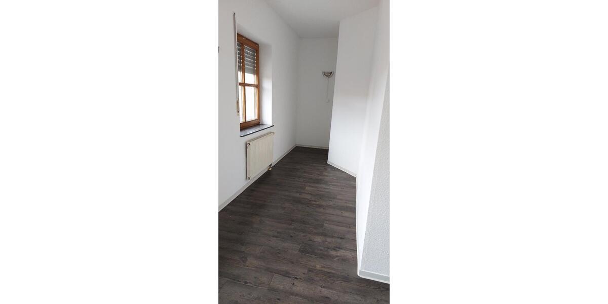 Großzügige 7-Zimmer Wohnung mit 2 Bädern & 3 PKW Stellplätzen 7 zimmer