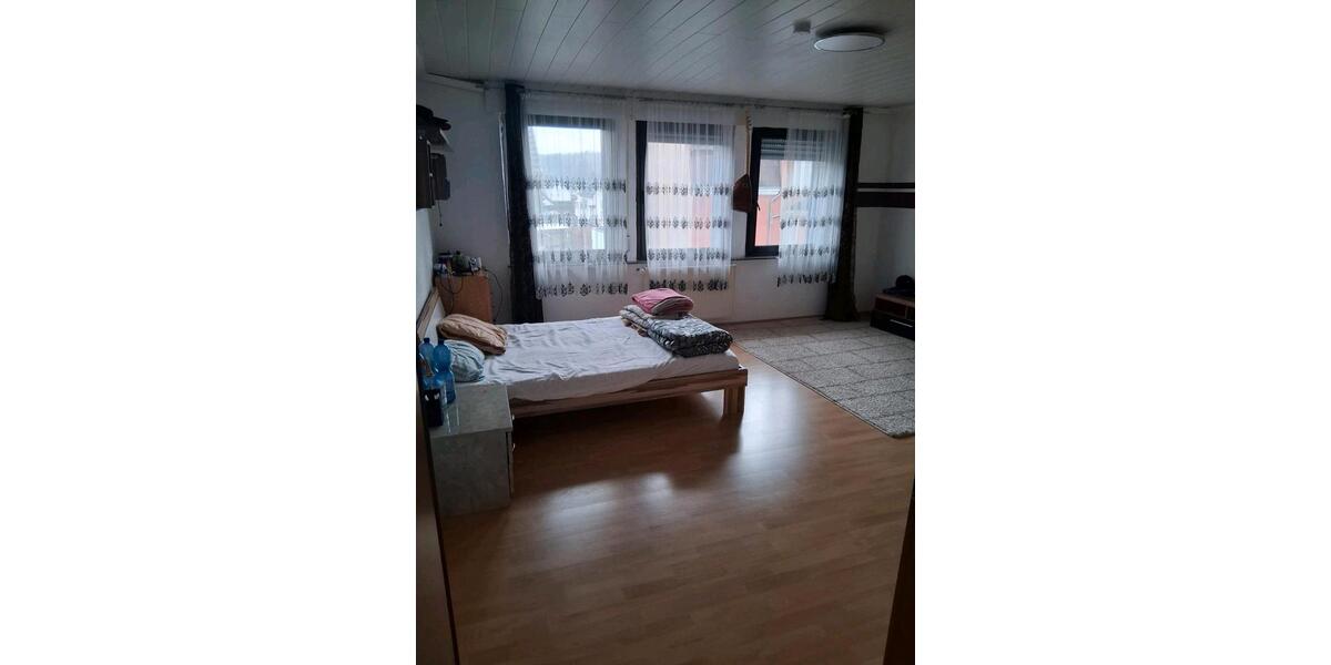 Etagenwohnung Merzig - 4 Zimmer, 100 m&sup2;, 1.000&euro; | Angebot:24694830