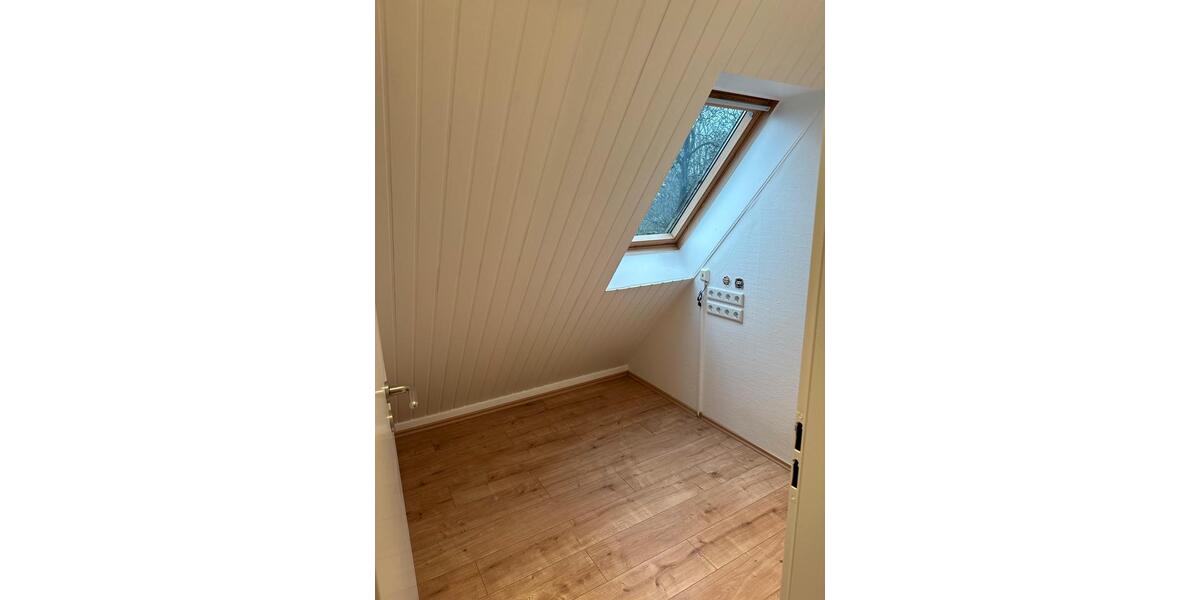 Dachgeschoßwohnung Schönkirchen - 2.5 Zimmer, 70 m&sup2;, 950&euro; | Angebot:25794473