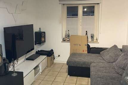 Wohnung zum Mieten in Moers 240 € 34.39 m² 2 zimmer