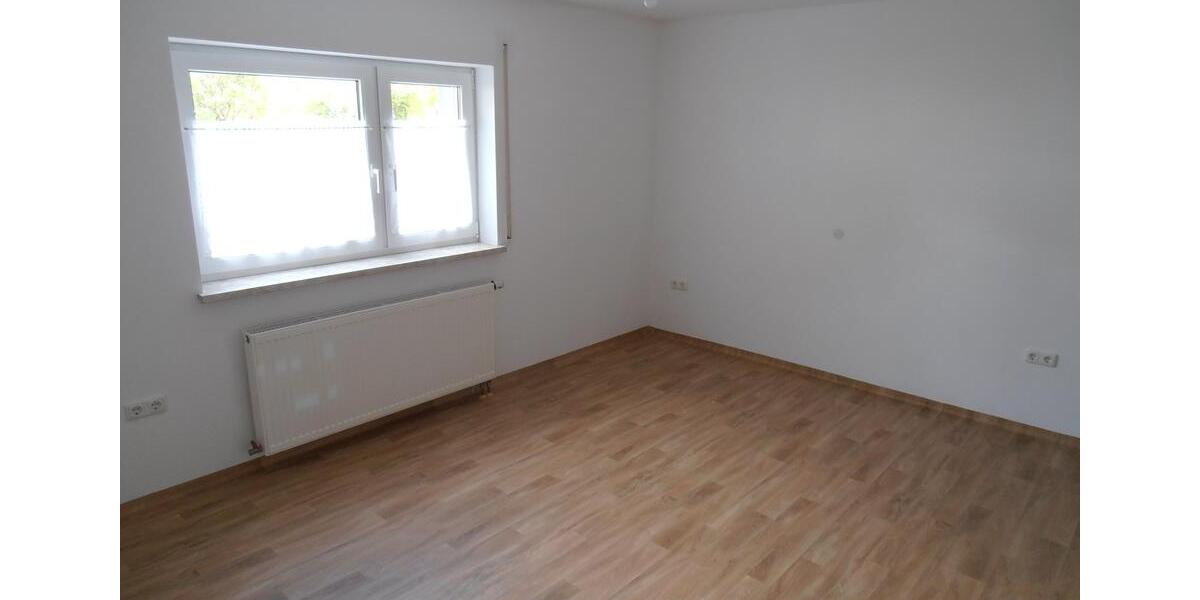 Etagenwohnung Tröstau - 3 Zimmer, 77 m&sup2;, 550&euro; | Angebot:24678395