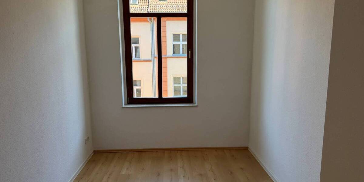 Etagenwohnung Plauen Stadtmitte - 2 Zimmer, 64 m&sup2;, 295&euro; | Angebot:26758862
