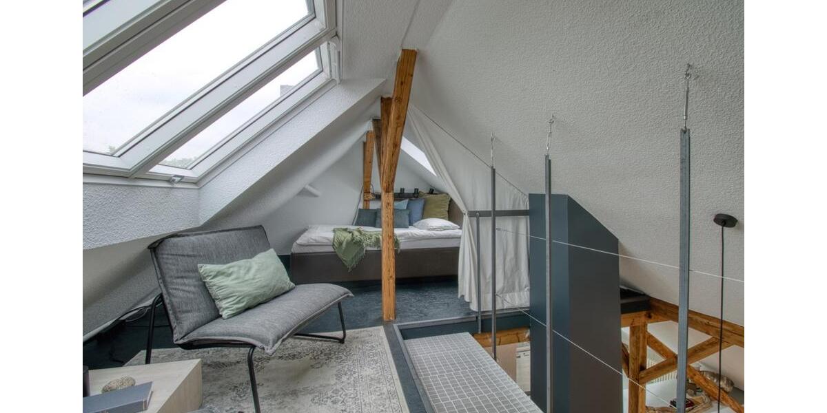 STILVOLLES, MÖBLIERTES ATELIER MIT GALERIEEBENE 1 zimmer