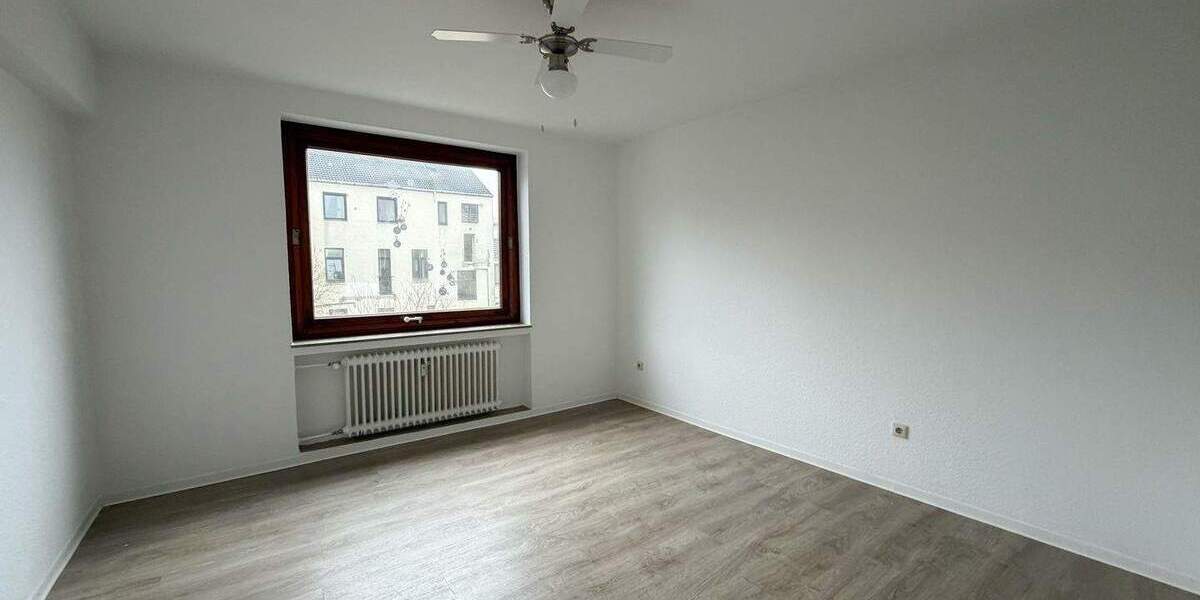 Etagenwohnung Bremerhaven Geestemünde - 2 Zimmer, 62 m&sup2;, 450&euro; | Angebot:24972420