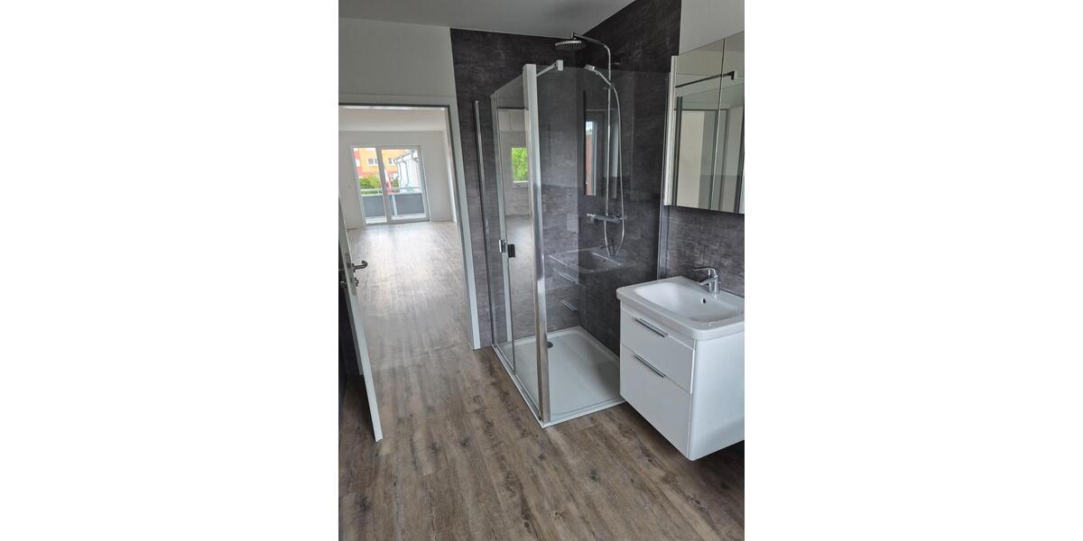 Etagenwohnung Rechlin - 3 Zimmer, 83 m&sup2;, 835&euro; | Angebot:26459902