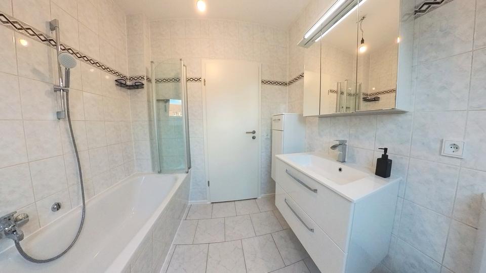 Dachgeschoßwohnung Erfurt - 2 Zimmer, 67 m&sup2;, 870&euro; | Angebot:26593530