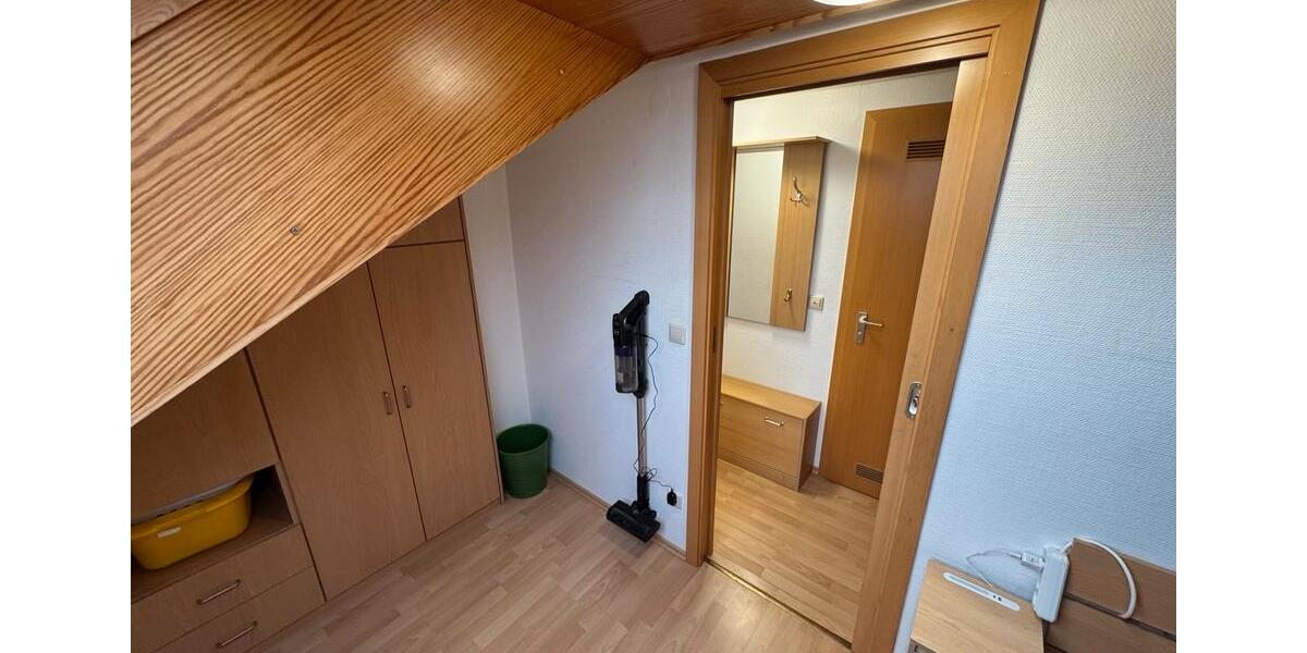 Dachgeschoßwohnung Plochingen - 2 Zimmer, 35 m&sup2;, 550&euro; | Angebot:26039064