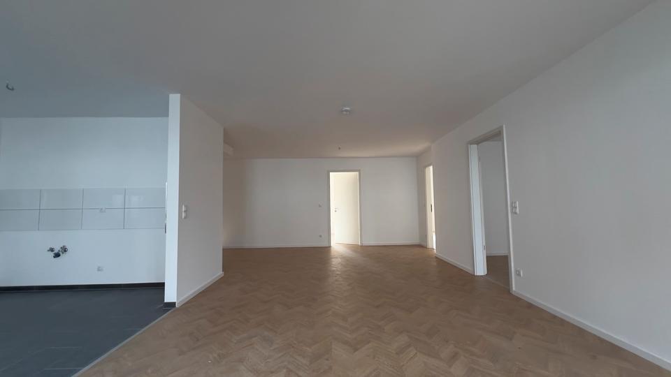 Etagenwohnung Rötha - 4 Zimmer, 120 m&sup2;, 1.220&euro; | Angebot:24548501