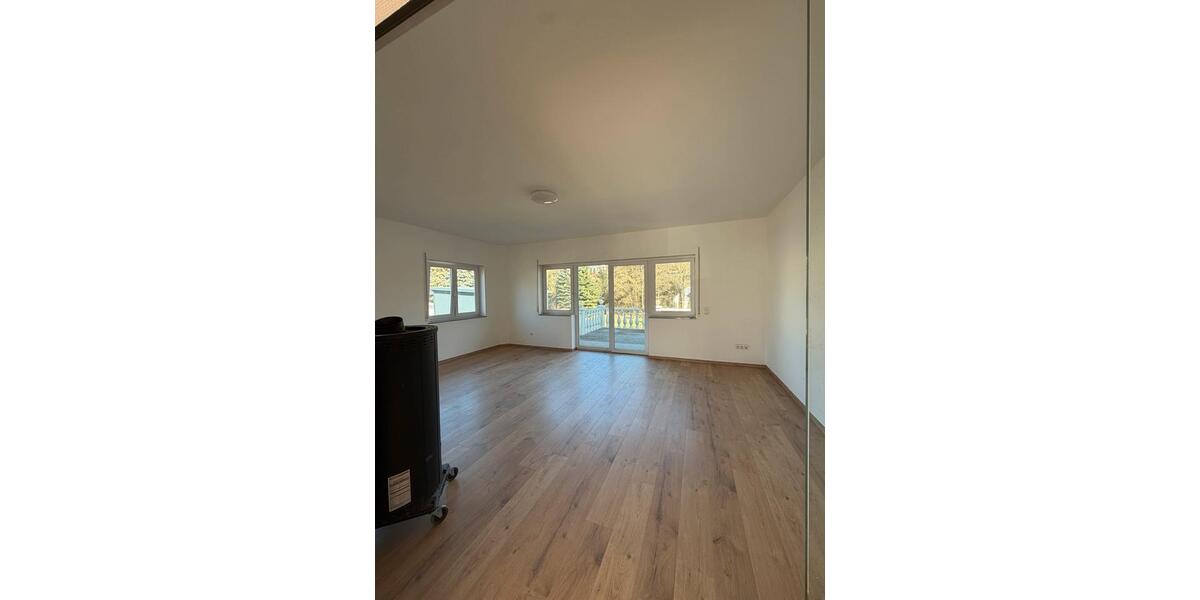 Etagenwohnung Gladenbach - 4 Zimmer, 135 m&sup2;, 1.300&euro; | Angebot:25329546