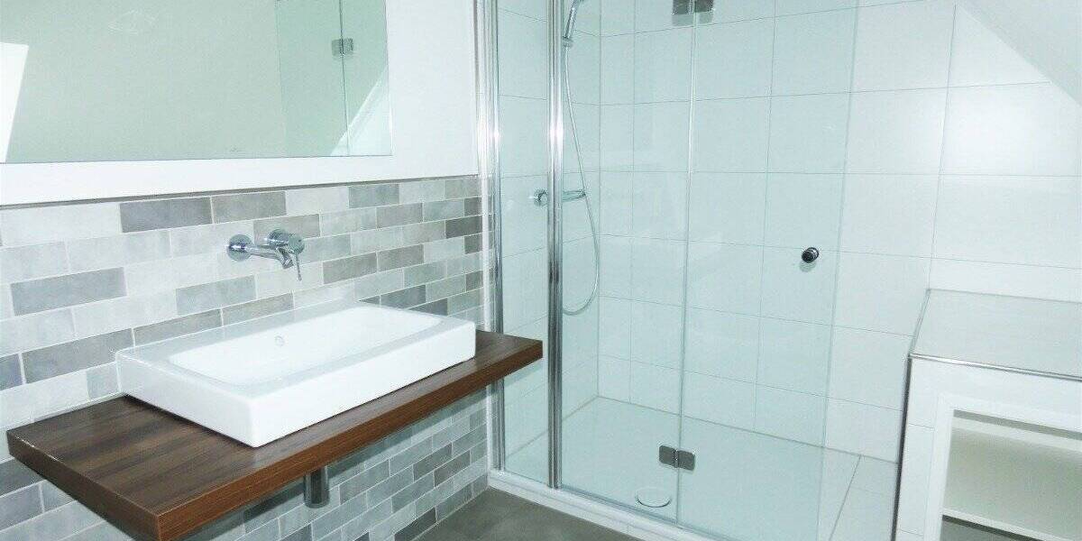 Kernsaniertes Herrenhaus mit traumhaftem Garten in bester Lage von Köln-Dünnwald 6 zimmer