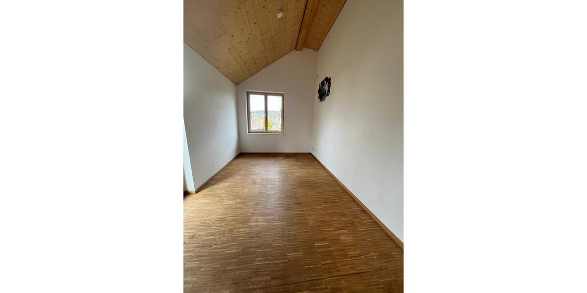Bungalow Chemnitz Klaffenbach - 5 Zimmer, 150 m&sup2;, 2.050&euro; | Angebot:26677690