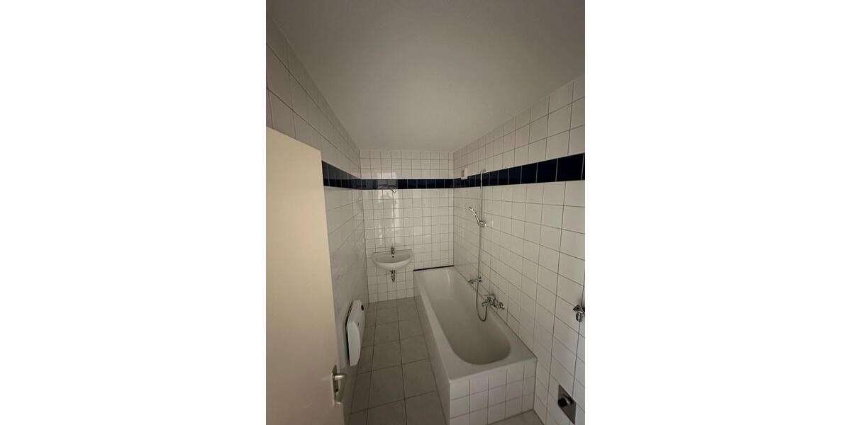 Erdgeschoßwohnung Pforzheim Eutingen - 3 Zimmer, 80 m&sup2;, 1.205&euro; | Angebot:25407198