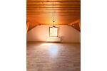 Dachgeschoßwohnung Borken (Hessen) - 3 Zimmer, 108 m&sup2;, 860&euro; | Angebot:26552811