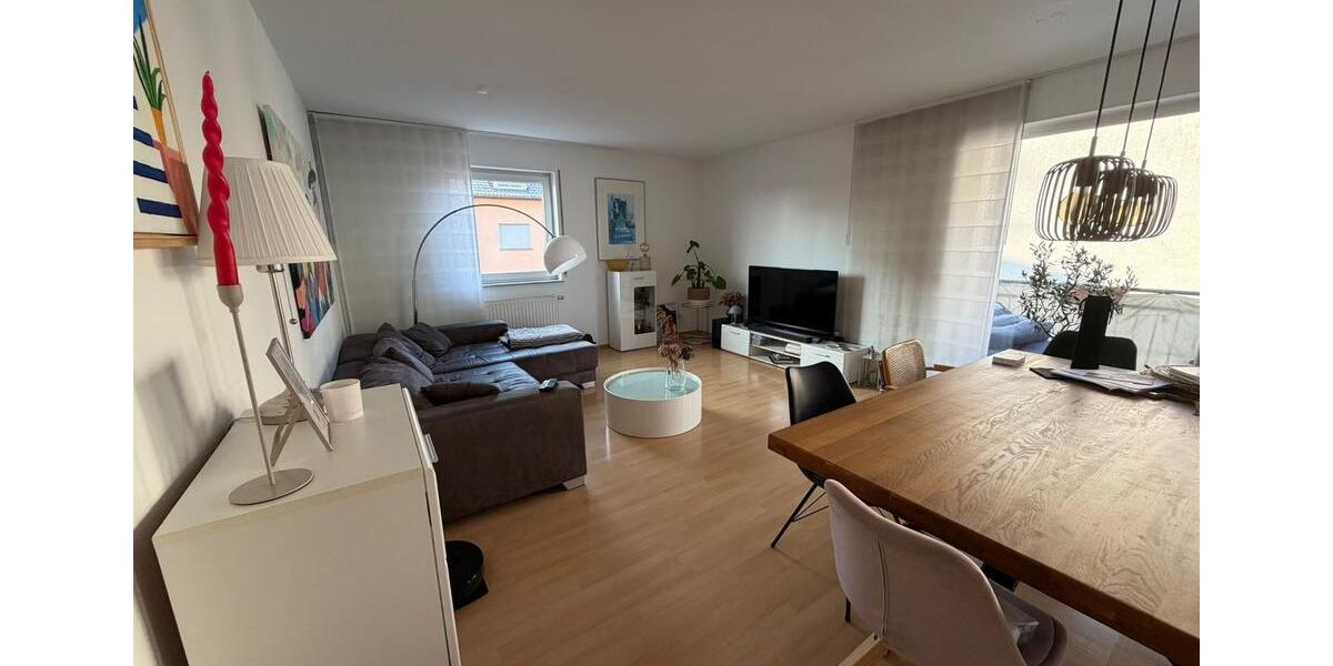 Schöne, helle 3-Zimmer-Wohnung mit Balkon in zentraler Lage 3 zimmer