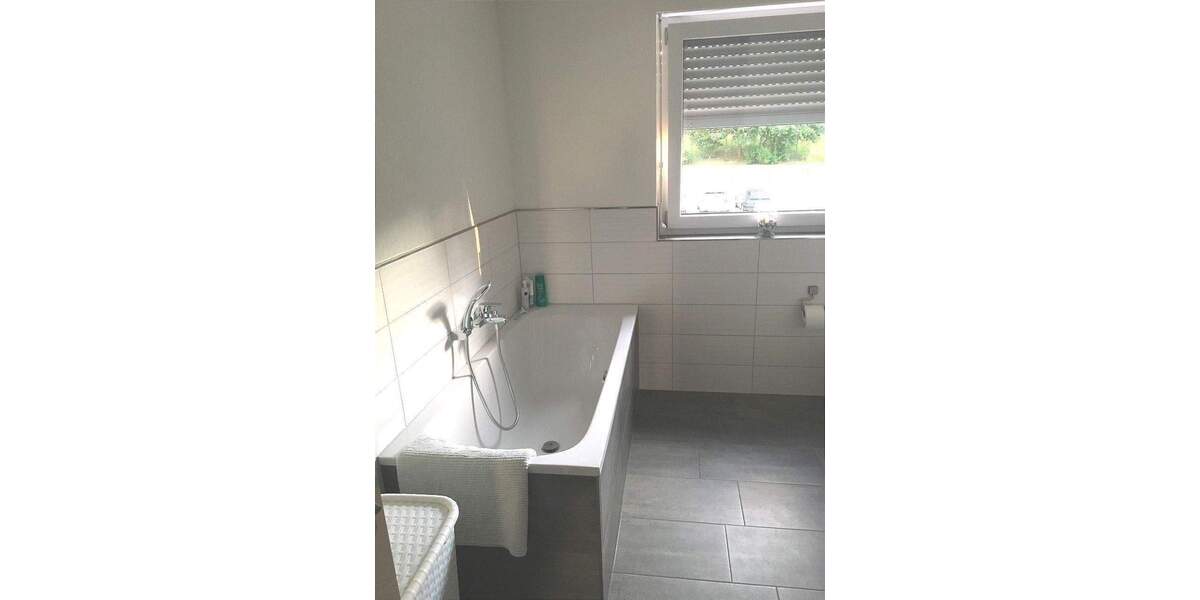 Etagenwohnung Erfurt Wiesenhügel - 3 Zimmer, 91 m&sup2;, 1.150&euro; | Angebot:26683629