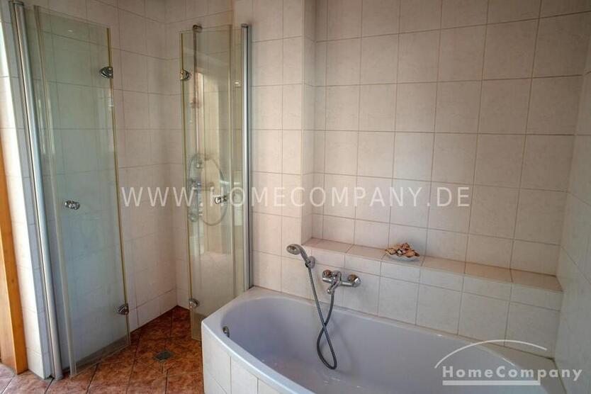 MöbliertFurnished Reihenhaushaus mit Grundstück in Dresden-Niedersedlitz max. 3 Personen