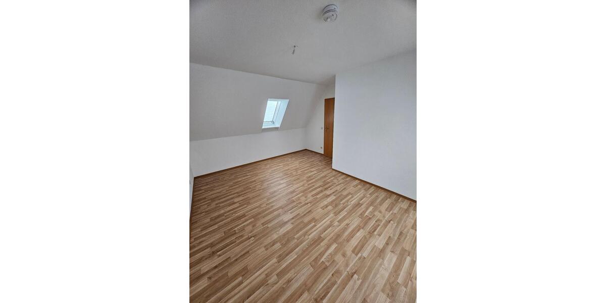 Dachgeschoßwohnung Ehrenfriedersdorf - 2 Zimmer, 59 m&sup2;, 351&euro; | Angebot:24749315