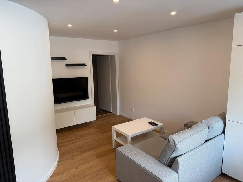 2 Zimmer Wohnung möbliert