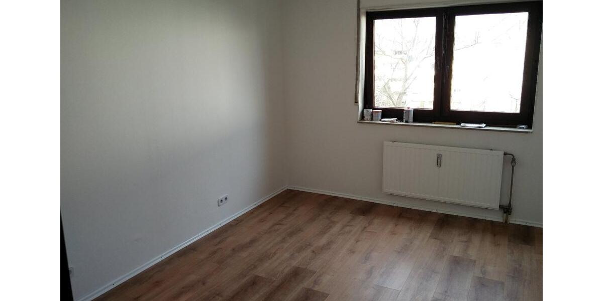 Etagenwohnung Offenbach am Main Hafen - 3 Zimmer, 84 m&sup2;, 880&euro; | Angebot:26700029