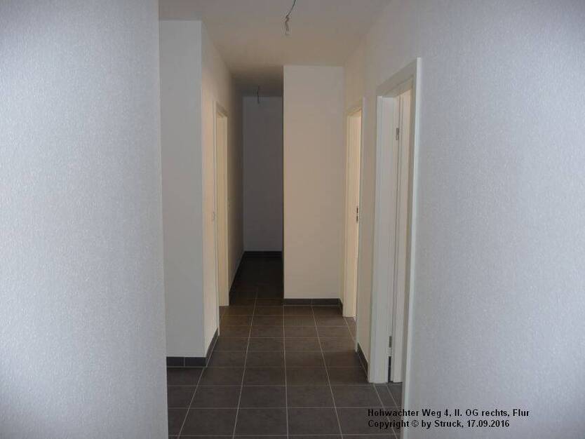 Renovierte 3-Zimmer-Wohnung in Kiel Hohwachter Weg 4